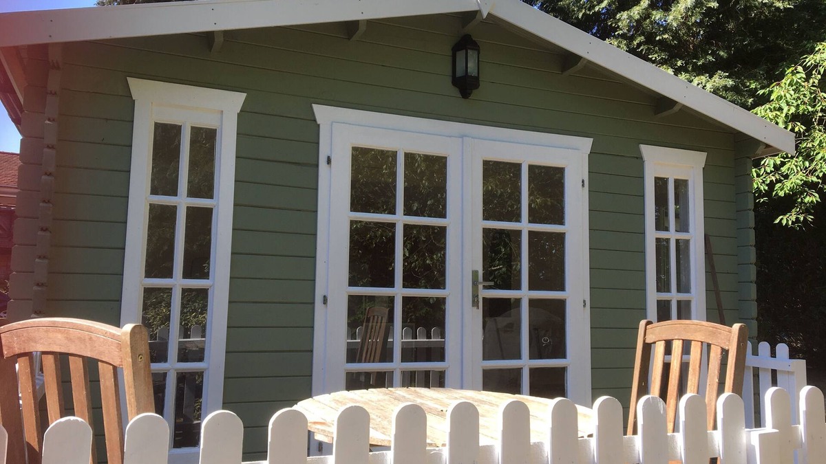 Farnham Cabin | Secluded cabin with private Wood Fired Hot tub near Farnham