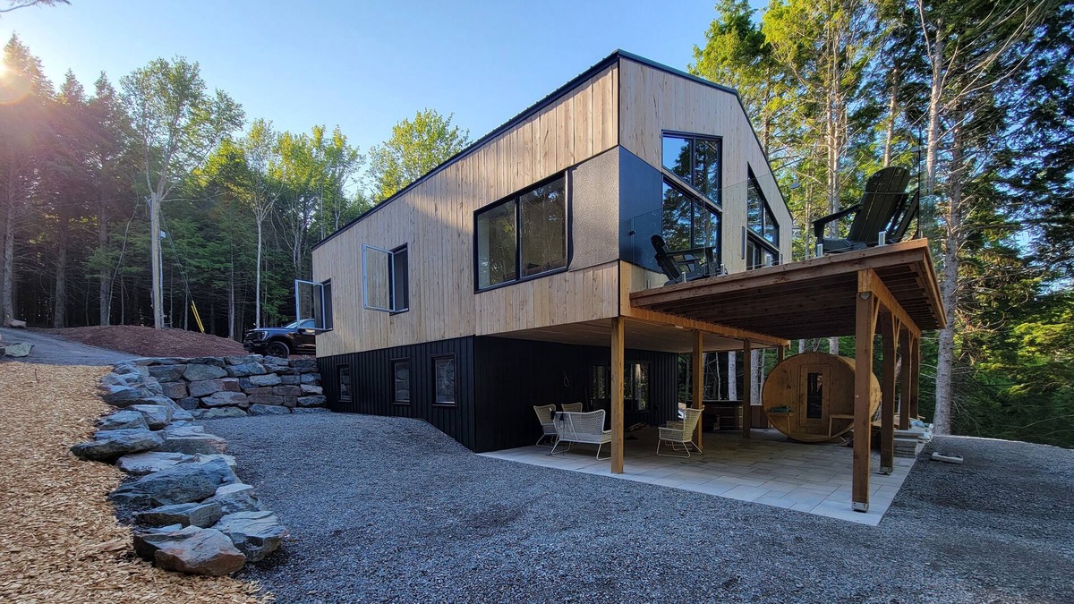 Onslow Ski Chalet | Secluded Chalet with hot tub, sauna, and cold plunge