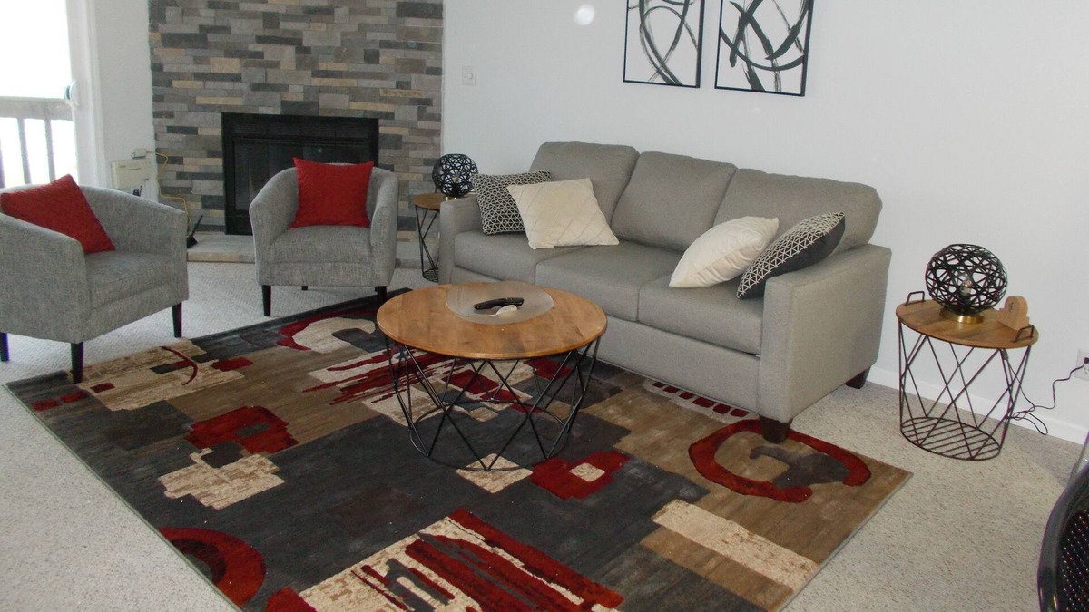 Avoca Condo | Secluded Contemporary Lakefront Condo