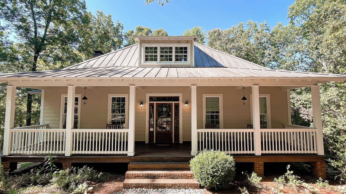 Dahlonega House | Secluded Cottage near Wineries and Wedding Venues