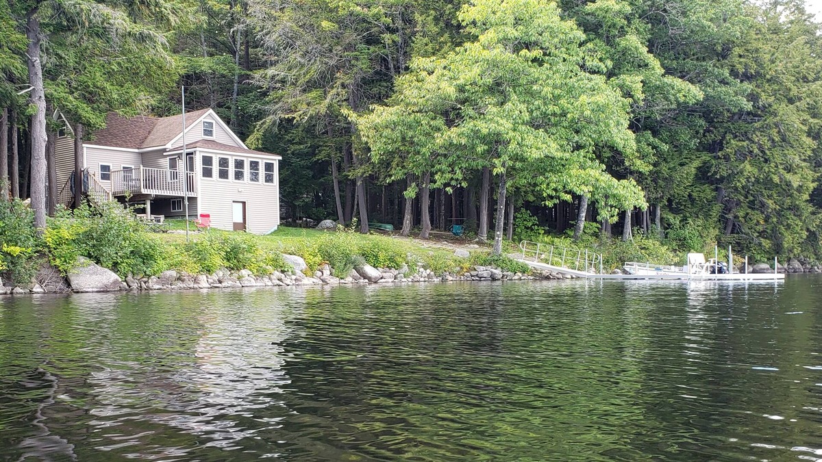 Hartland House | Secluded Cottage on Great Moose Lake