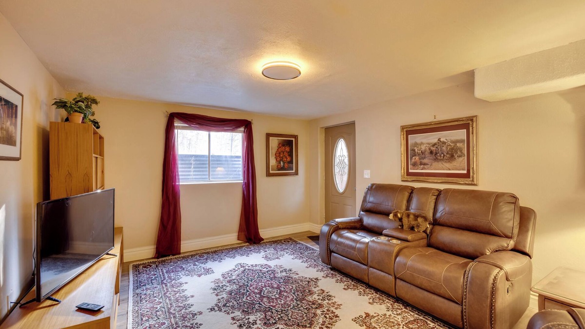 Elizabeth Apartment | Secluded Elizabeth Apt on 3 Acres: Pets Welcome!