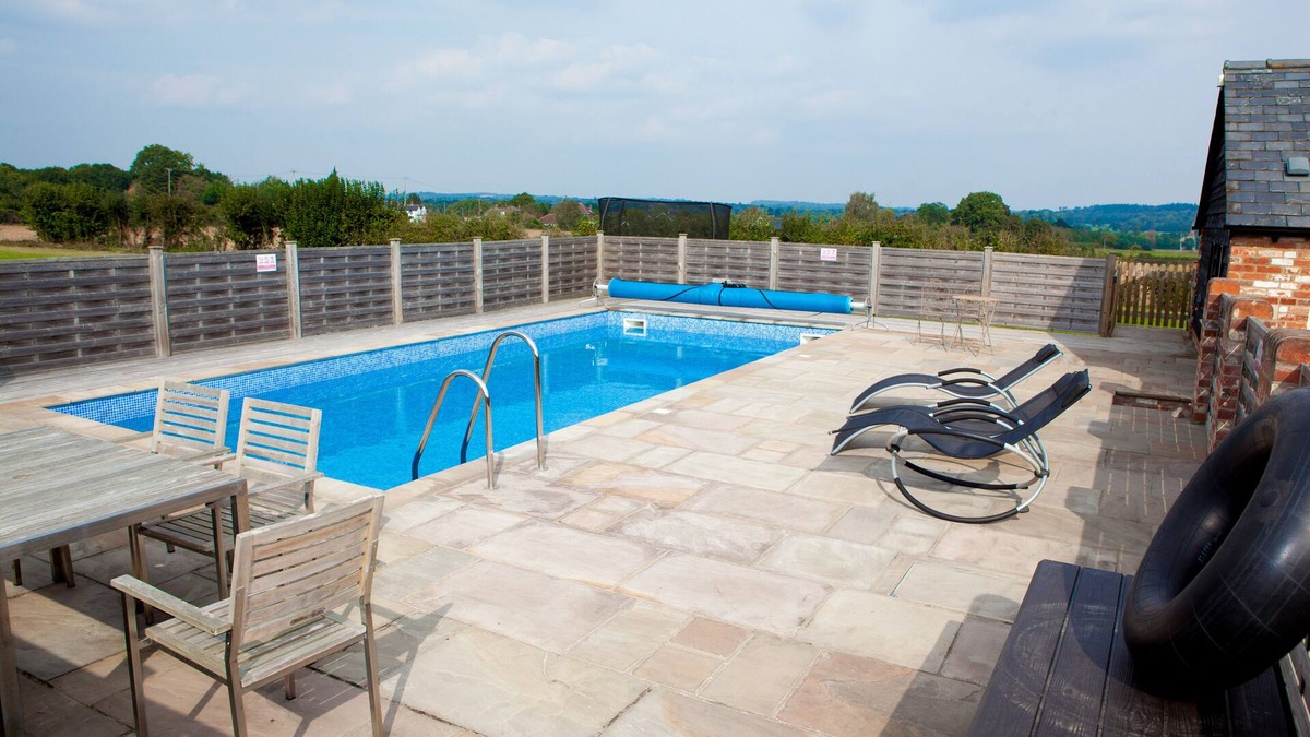 Dunbridge Cottage | Secluded, family and pet friendly - close to Peppa Pig World and the New Forest