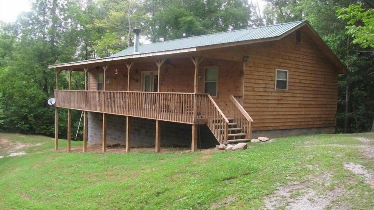 Deerfoot Park Estates Cabin | Secluded, Forest Setting, Game Room, Hot Tub, Fireplace, & Wi -Fi