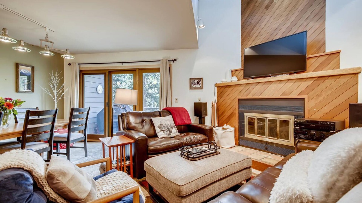 Royal Mountain Ranch House | Secluded Frisco 3BR 3BA 5 minute walk to the heart of Main St