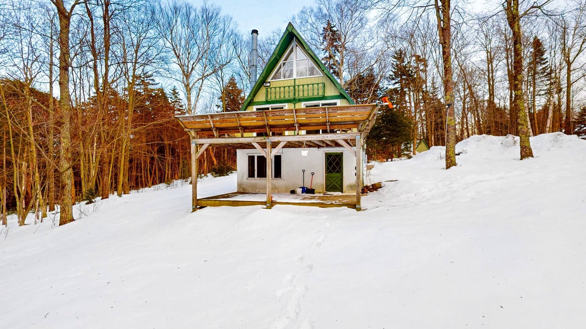 Waitsfield Apartment | Secluded getaway on 2.5 acres with private patio, WiFi, & quiet location