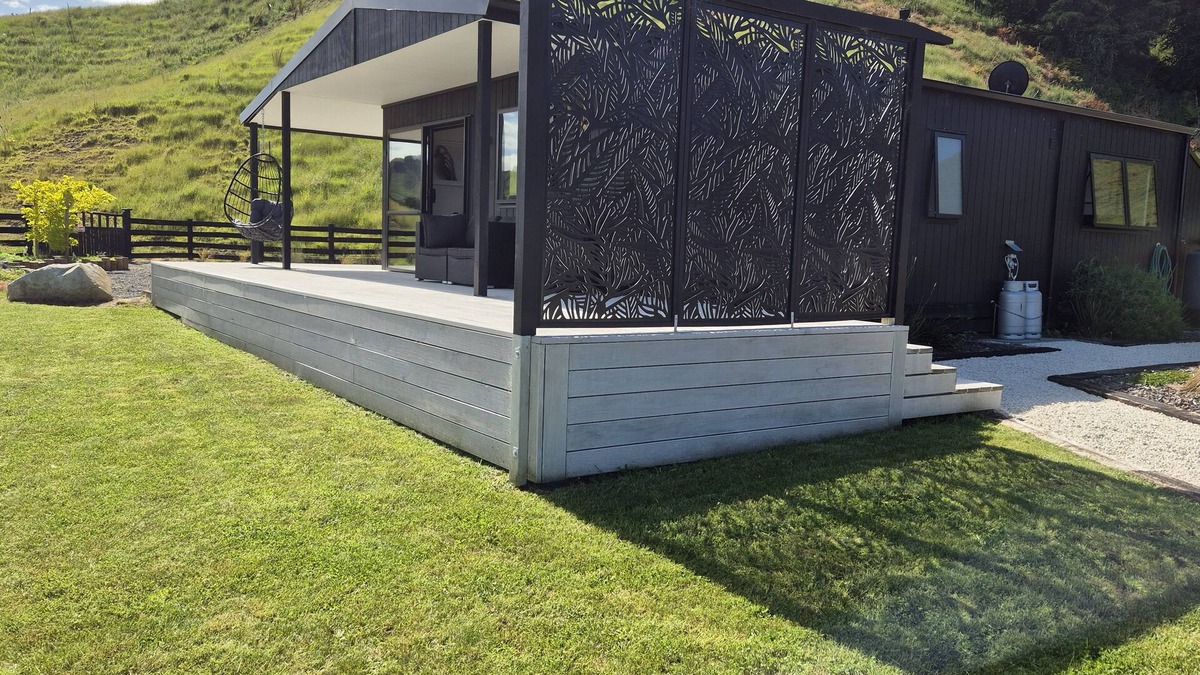 Taumarunui House | Secluded hilltop retreat with luxury and comfort.
