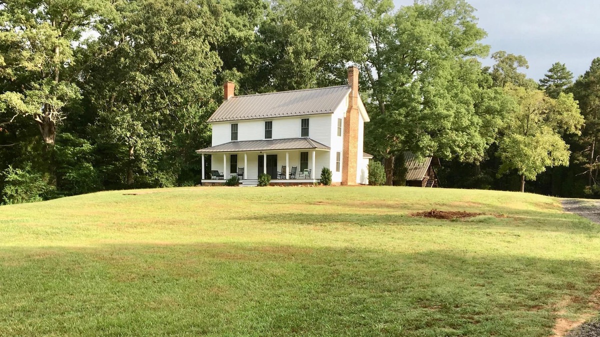 Catawba House | Secluded, historic 150 acre estate, private lake, pickle ball, 2 min to marina