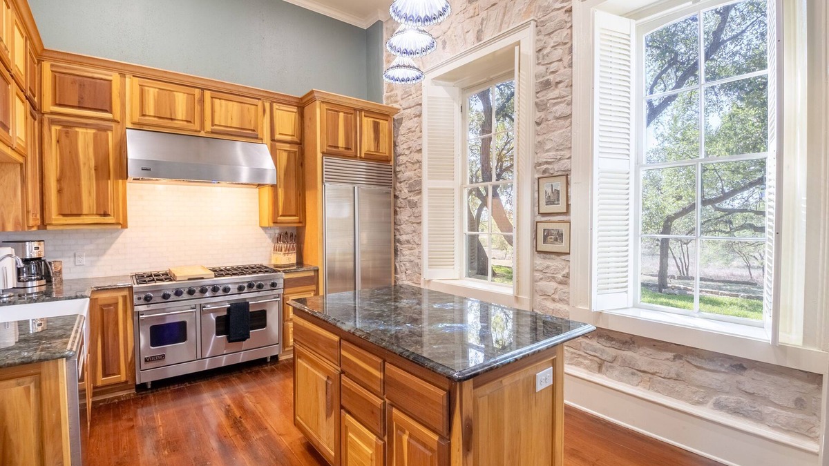 Lampasas Other | Secluded historic ranch on 18 acres with plenty of room for outdoor entertaining