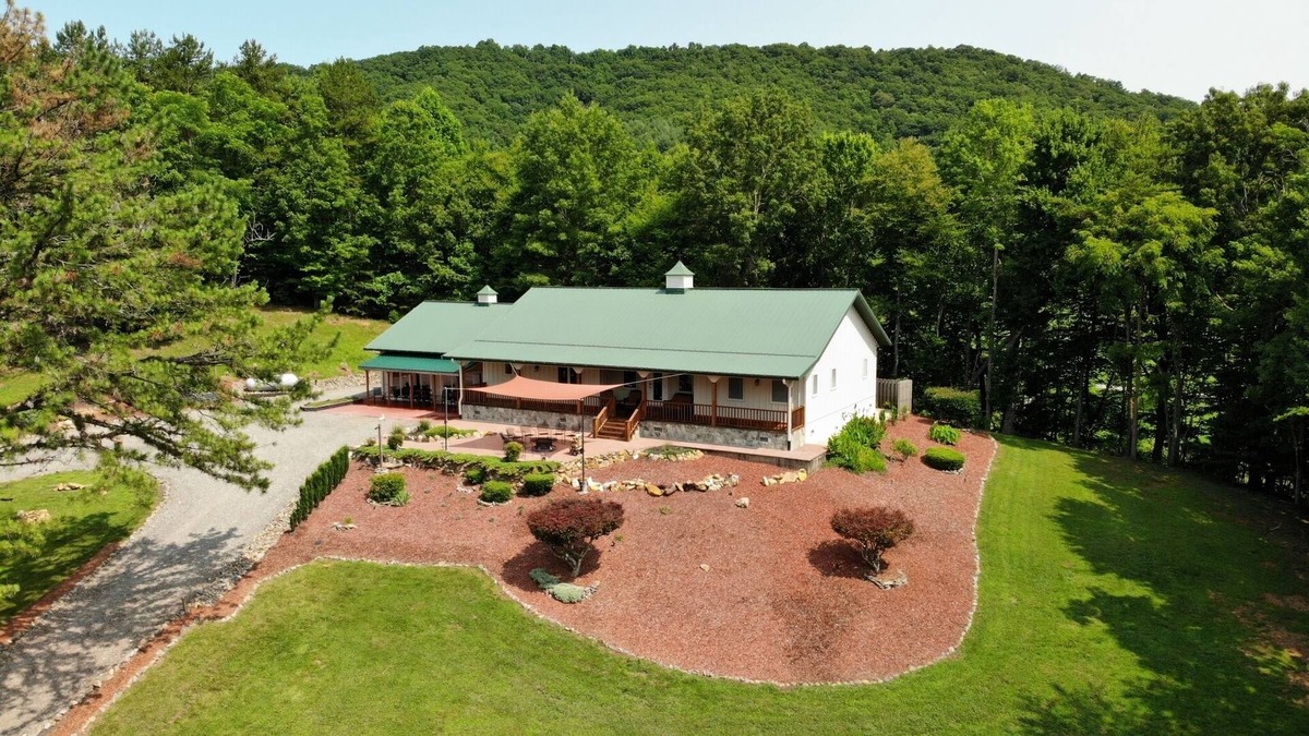 Hayesville House | Secluded home on 24 acres