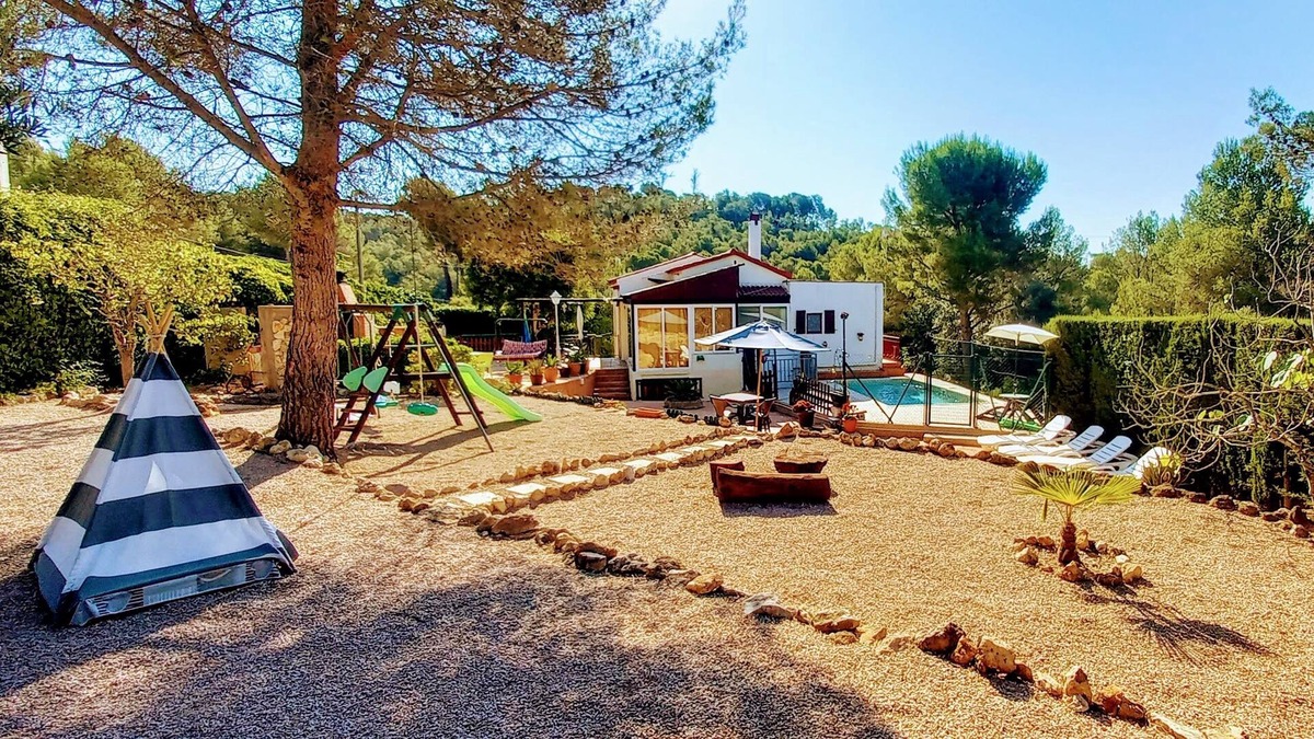 Masllorens Villa | Secluded house with pool, barbecue, fireplace, a. a., swings and game tracks.