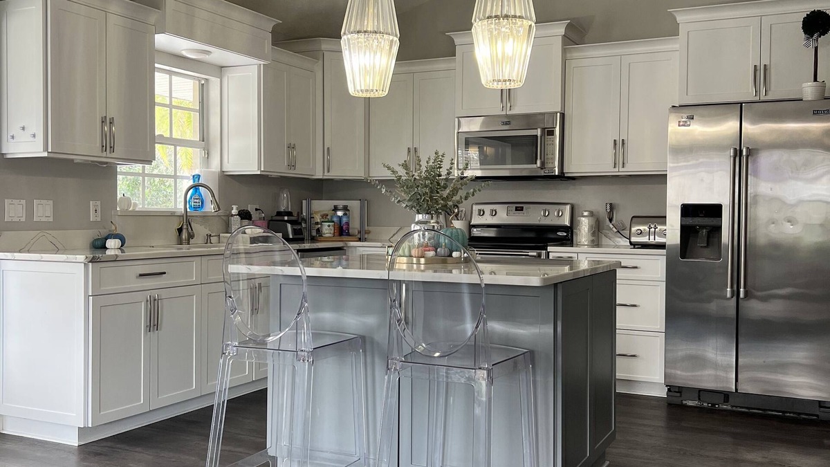 Arcadia House | Secluded Huge pool/hot tub updated/gorgeous home