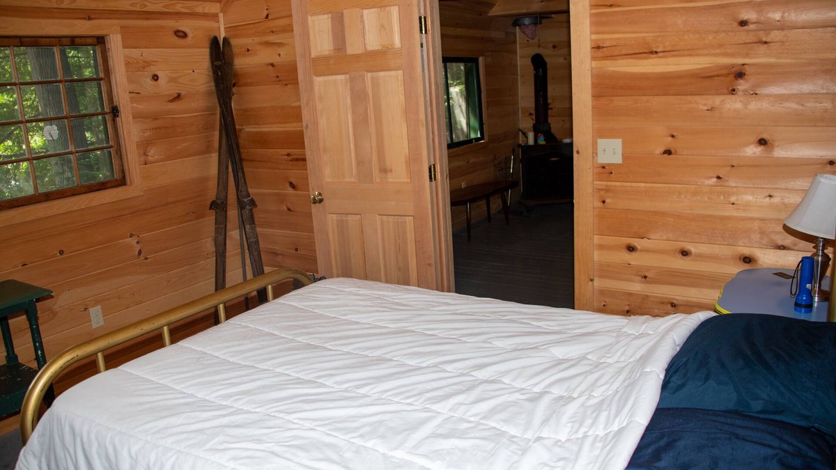Fayette Cabin | Secluded Lakefront Cabin in the heart of Kennebec County