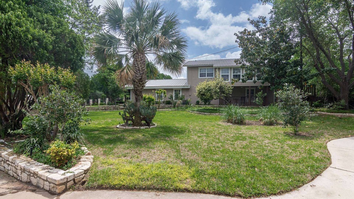 Lake Whitney House | Secluded Lakehouse w/Private Cove Access | Foosball & Basketball Court | Family Retreat