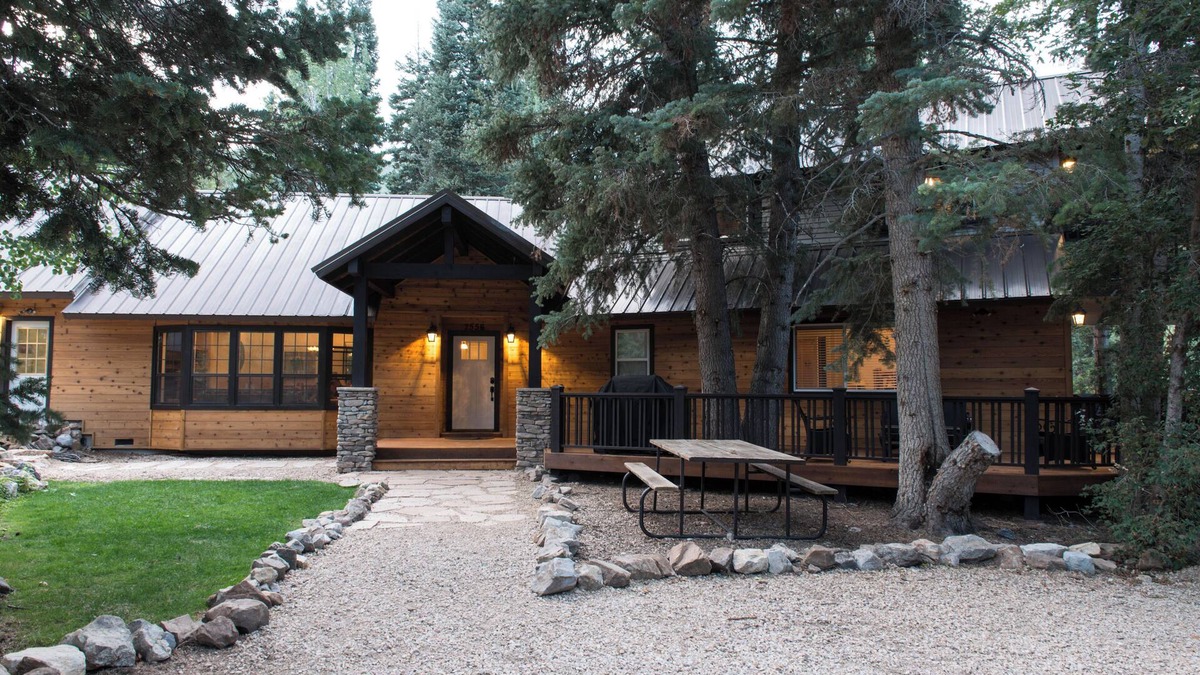 Midway Cabin | Secluded Midway Mountain Cabin near Park City, Golf & Snow Sports-7 bdrm/4ba
