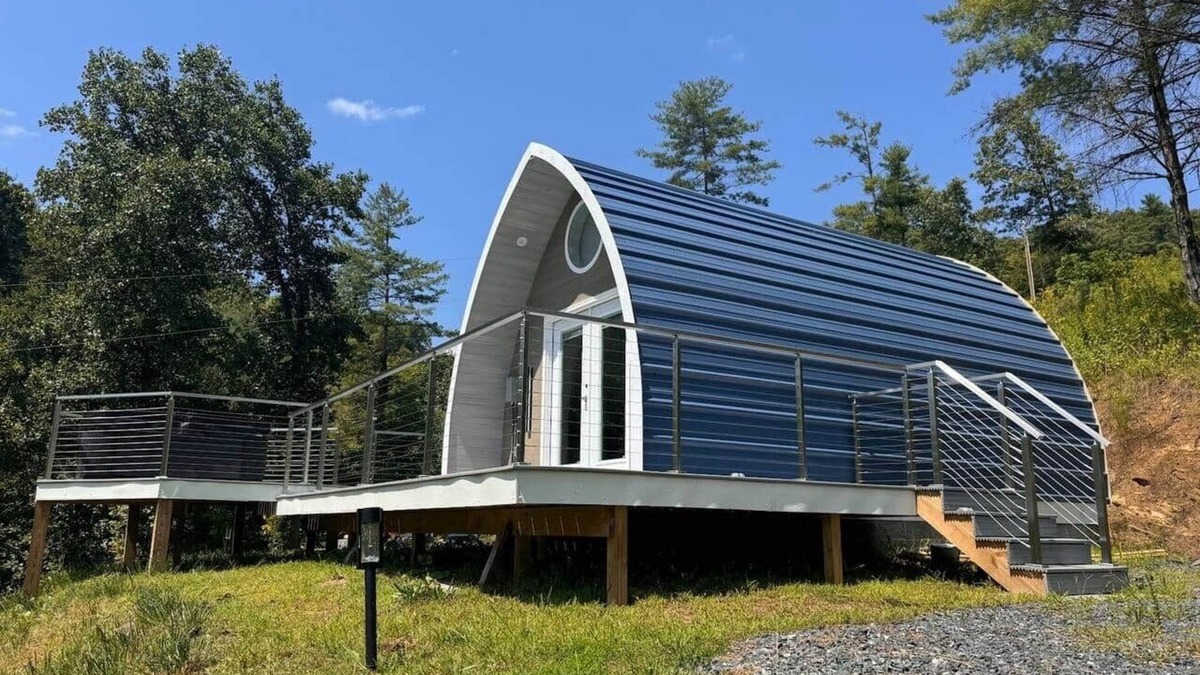 Bakersville House | Secluded, mountain- hot tub, firepit Ocean Blue