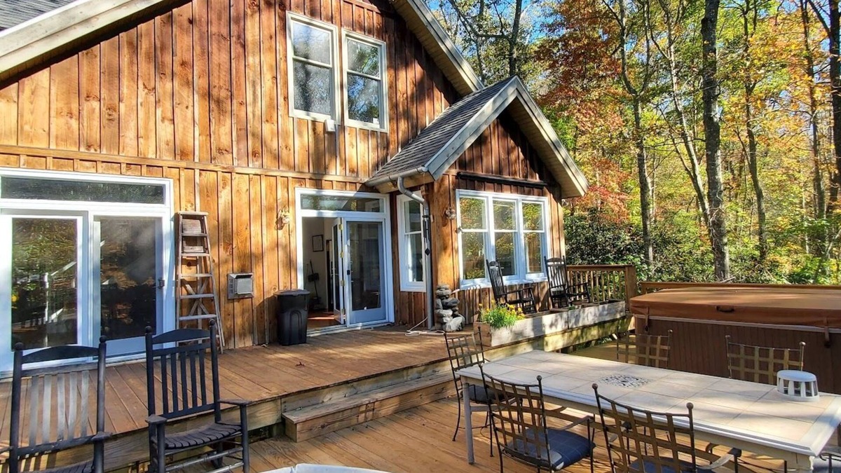 Spruce Pine House | Secluded Mountain Home for 10 w/Hot Tub & Theater