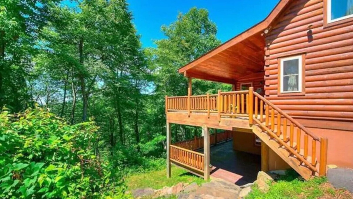 Spruce Pine House | Secluded Mountainbrook at Crabtree Falls , Paradise in Little Switzerland NC
