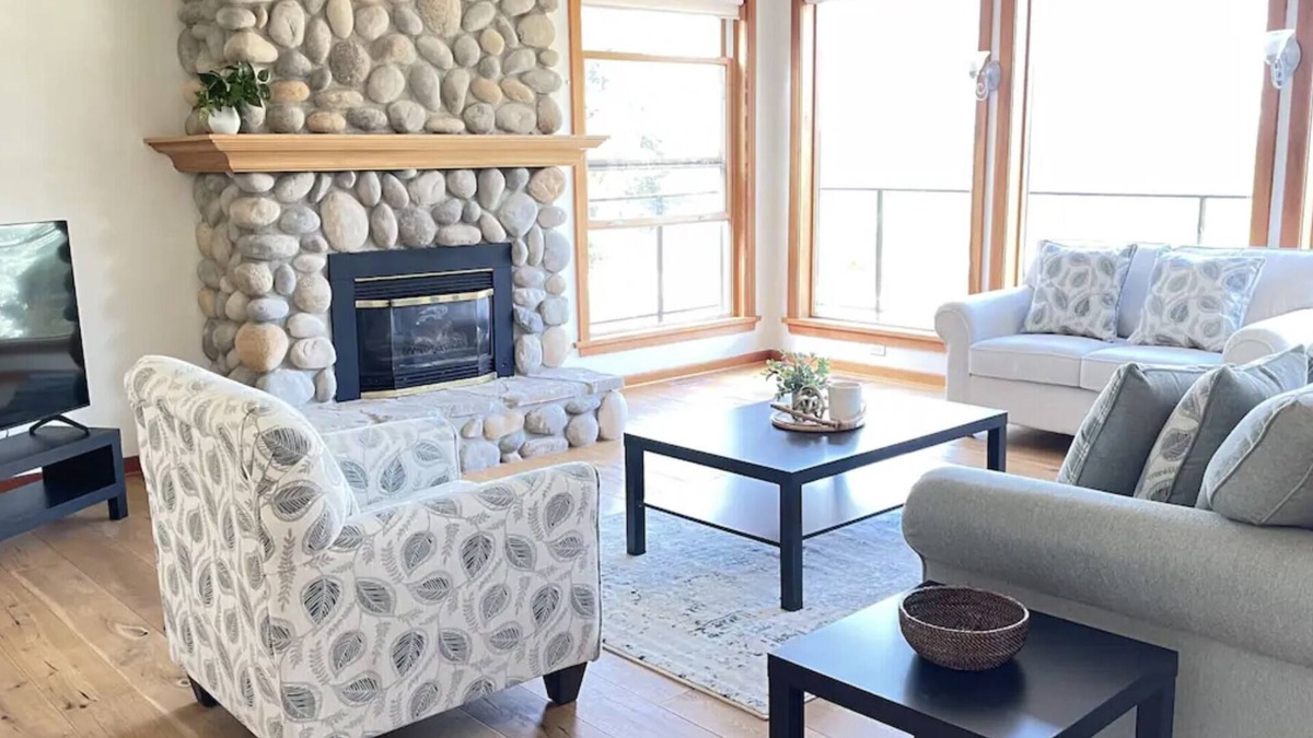 Surrey House | Secluded Oasis w/Private Pool. Amazing Getaway for a Large Group!