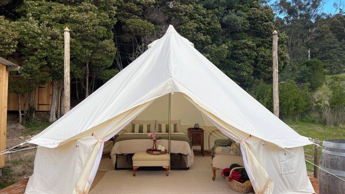 Lilydale RV Rental | Secluded off grid romantic hideaway with stunning views