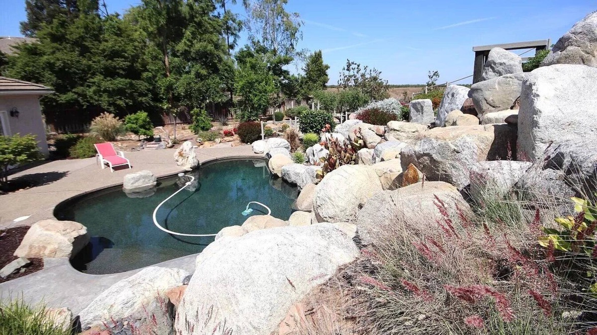 Fresno House | Secluded Resort-like home near Yosemite & Sequoia