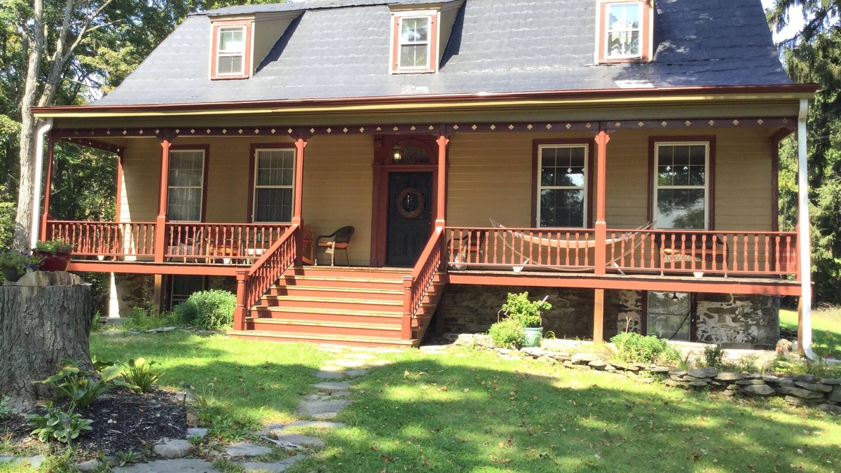 Middle Hope House | Secluded Retreat. Perfect for West Point Families! Gourmet Kitchen!