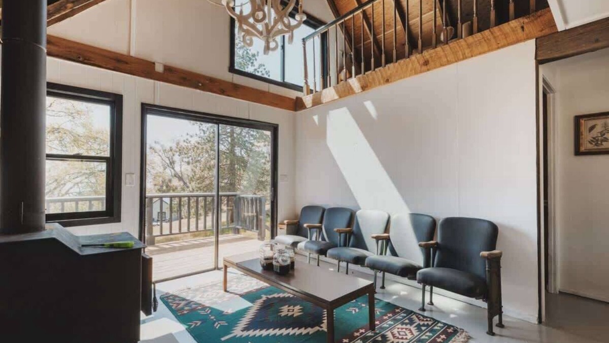 Dunlap Cabin | Secluded rustic 3-bedroom cabin on private land