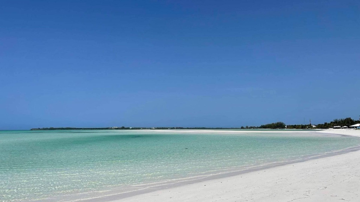Spanish Wells Villa | Secluded, Spacious Beachfront Villa w/Stunning Views throughout, Kayaks & SUP
