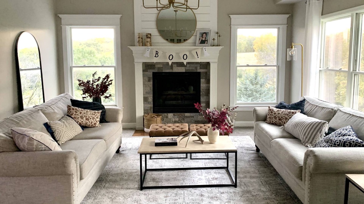 Honey Creek House | Secluded, spacious, hilltop acreage home with stunning views of Omaha skyline