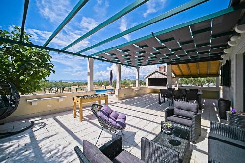 Praznica House | Secluded vacation house Bračuta with swimming pool