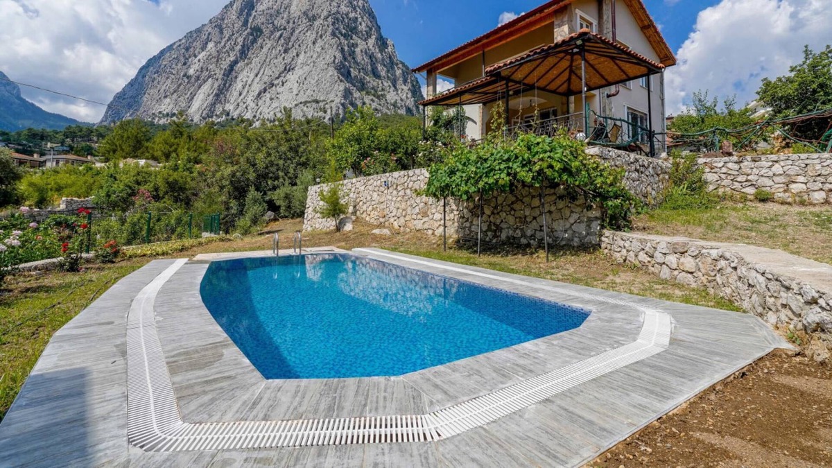 Manavgat Villa | Secluded Villa with on Mountainside in Antalya