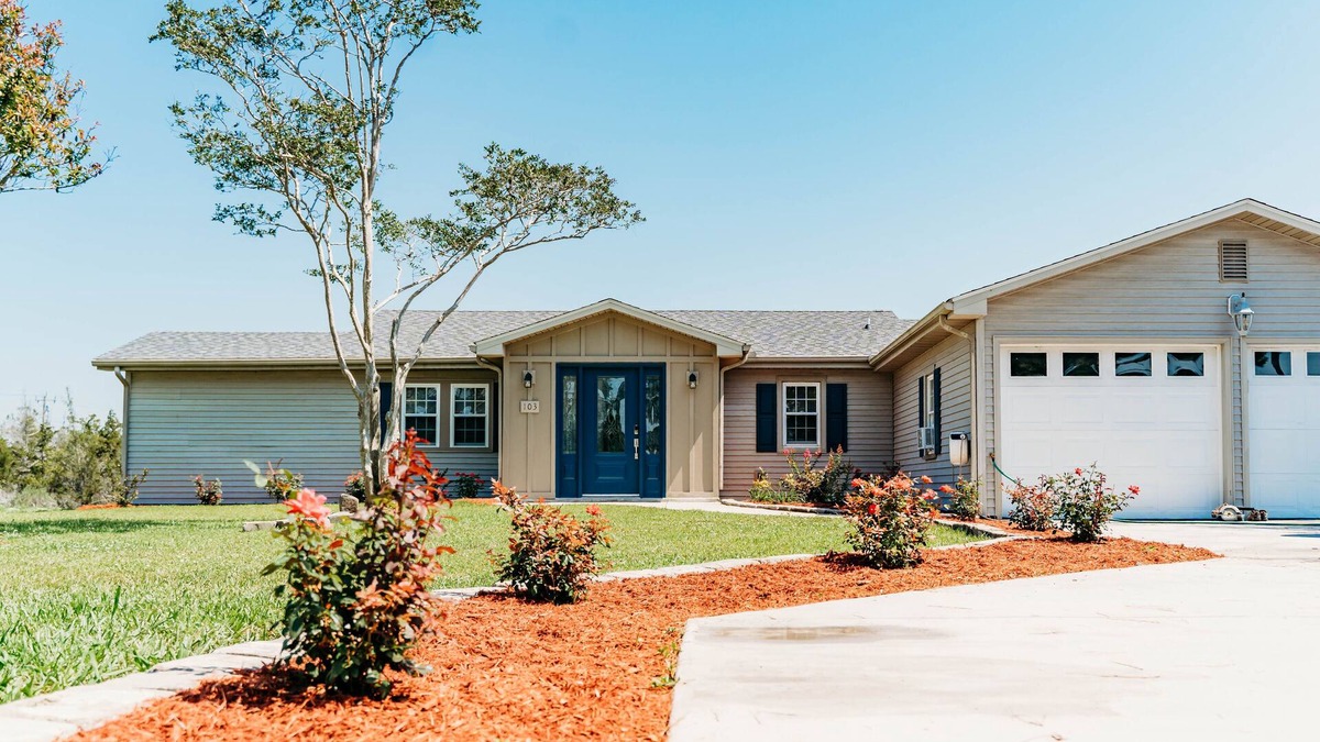 Morehead City House | Secluded waterfront home that is 5 min away from downtown Beaufort