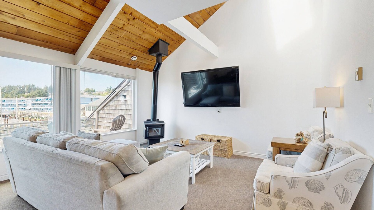 Historic Bayfront Condo | Second Floor Condo with Marina View, High-Speed WiFi, Water View, and Balcony