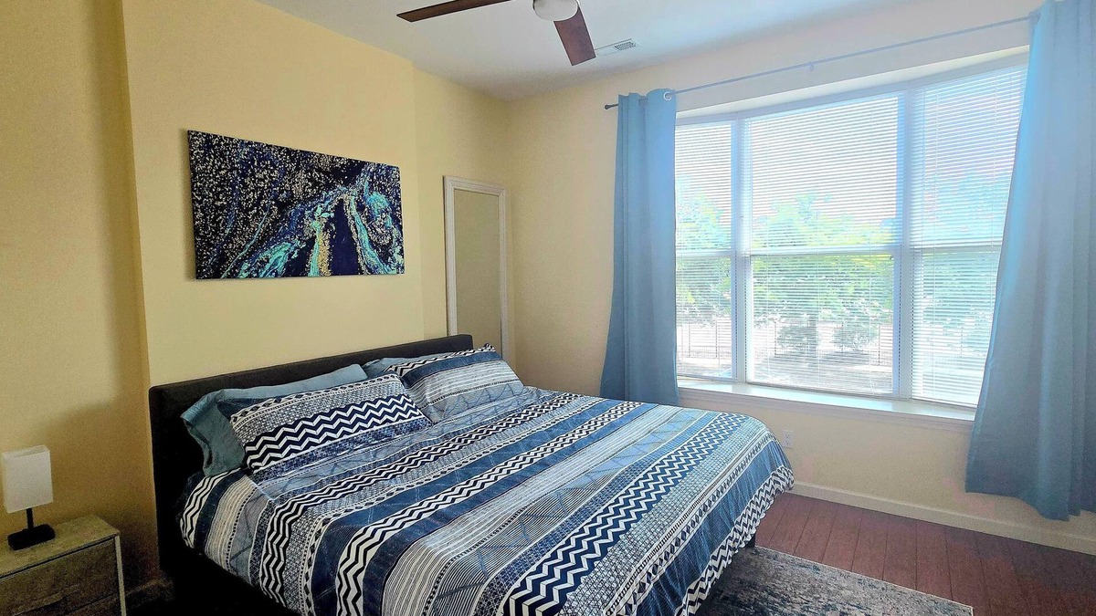 The Gate Apartment | Second Floor King Bed w/Off-Street Parking