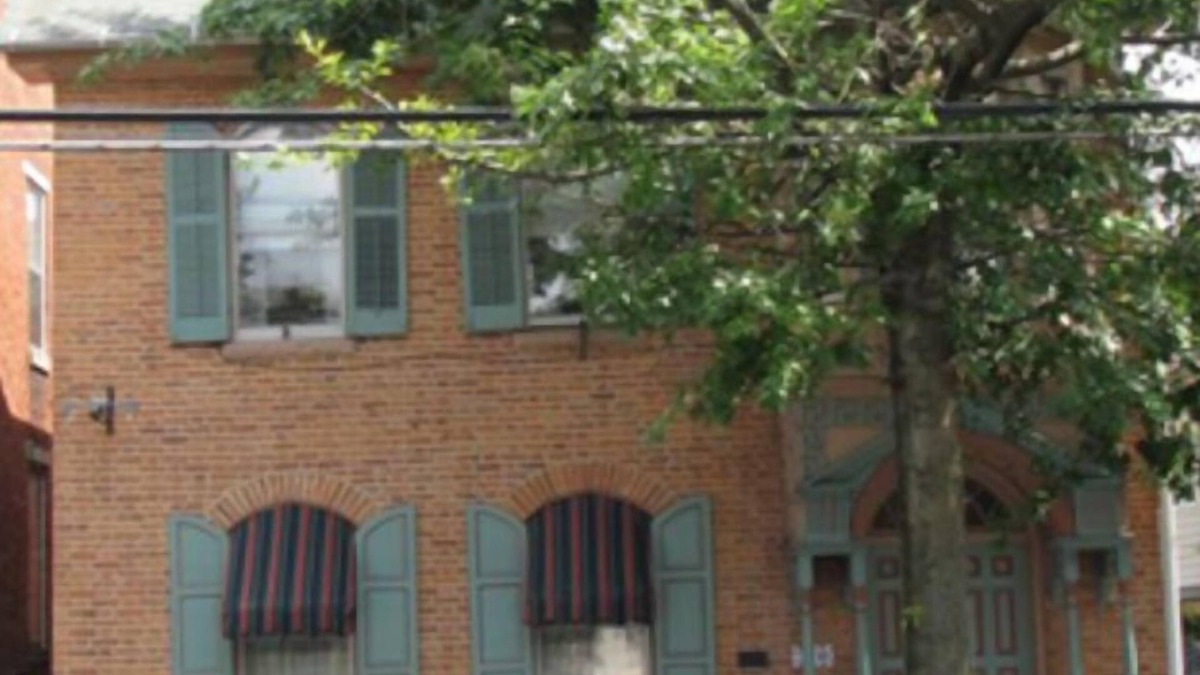 Gettysburg Apartment | Second floor of Gettysburg's historic home
