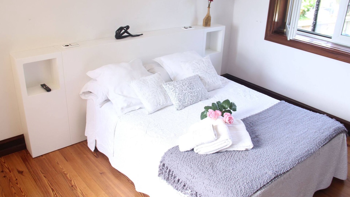 Baiona Old Town Ski Chalet | Second floor of house with enclosed property in Baiona.