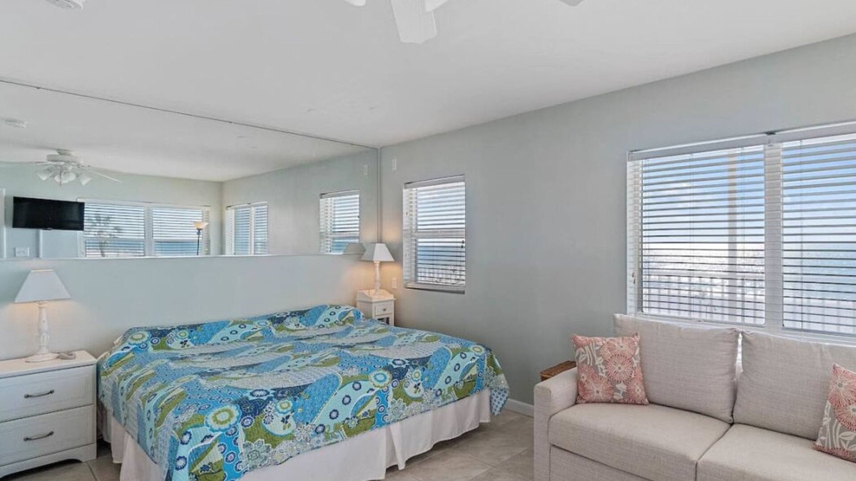 North Redington Beach Condo | Second Floor Corner Efficiency Beachfront Retreat