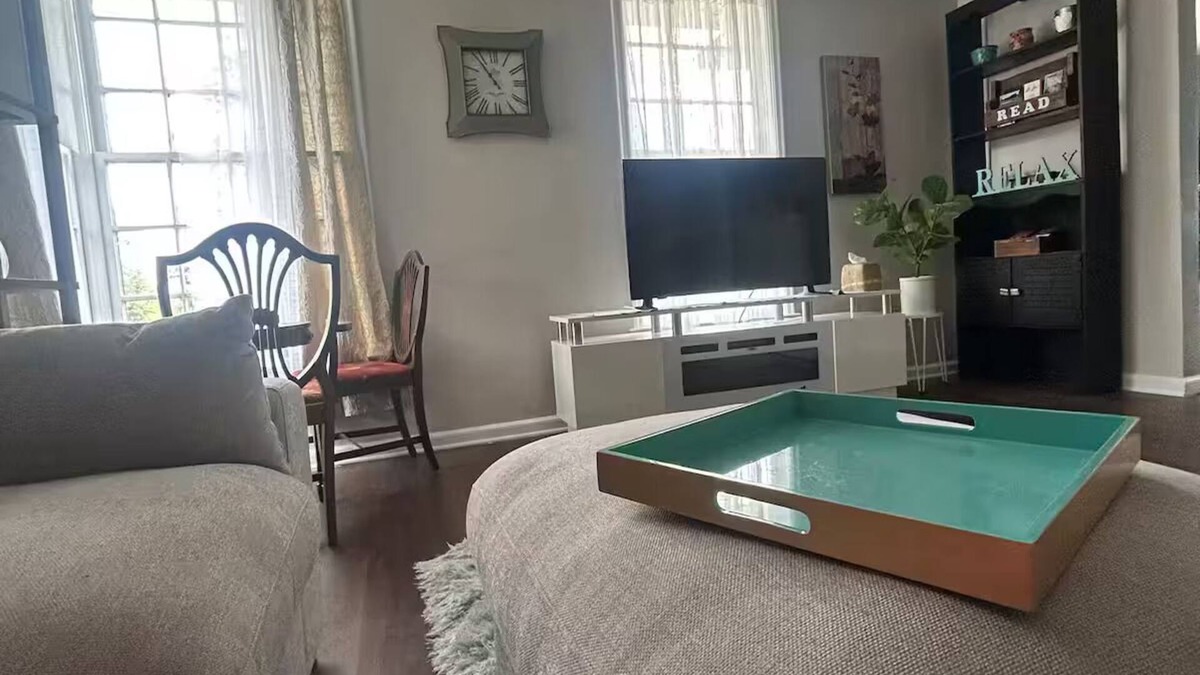 St. Joseph Apartment | Second story Apartment with Castle View