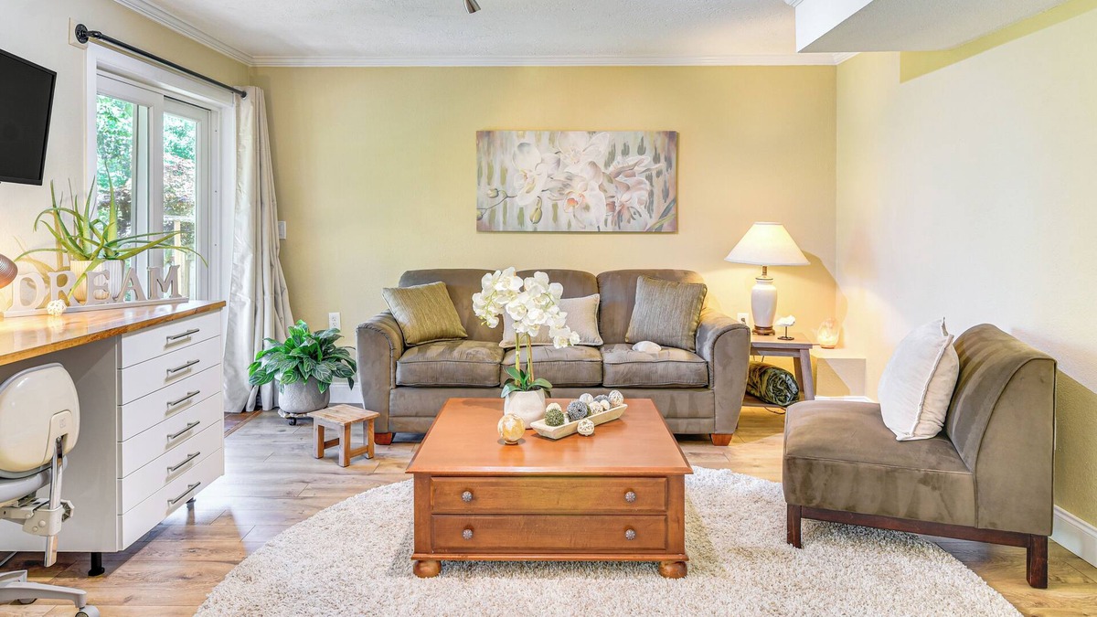 Beaverton Apartment | Secret Garden Healing Retreat! Beavertin Nike Area