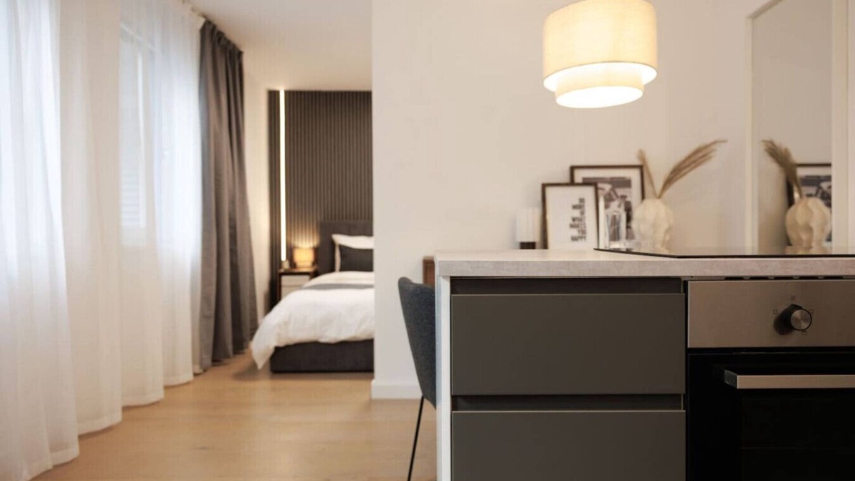 Brigittenau Apartment | Secret Garden Suite with Terrace, 10 min to Center