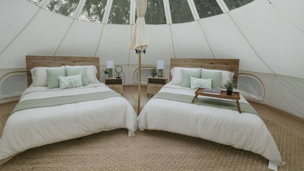 Boss Apartment | Secret Sycamore– Private Stargazing Glamping Tent with Fire Pit & Open Skies
