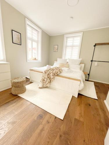 Warburg Apartment | SecretApartment: Fewo in Warburg