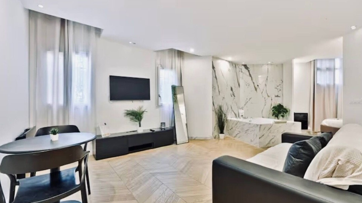 Saint-Maurice Apartment | Secrets of Romance