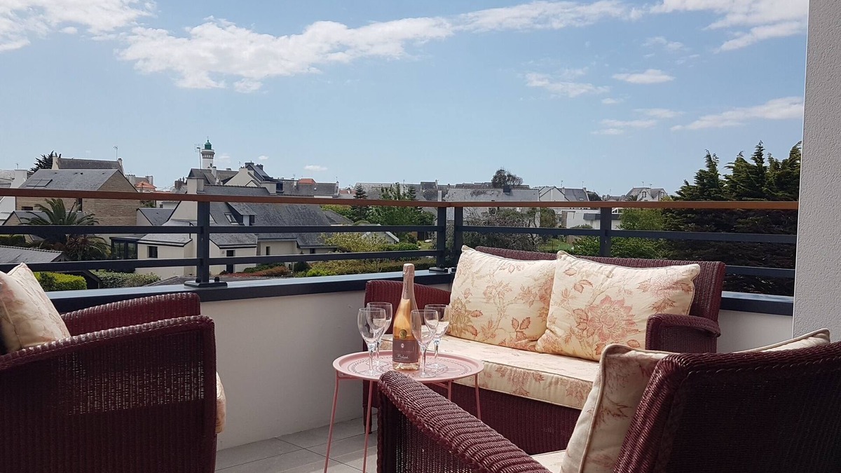 Quiberon Apartment | Secure luxury residence, top floor, terrace, beach 500m away, garage