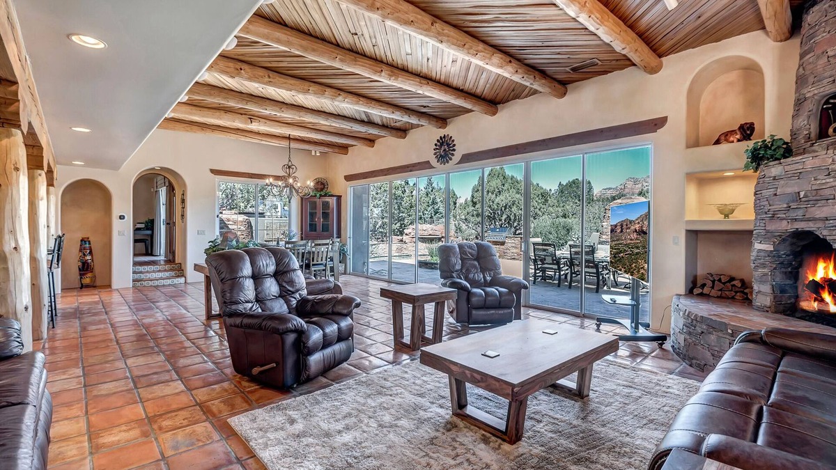 West Sedona House | Sedona Breeze Exquisite 2 Acre Estate w/Heated Pool & Icon Red Rock Views!