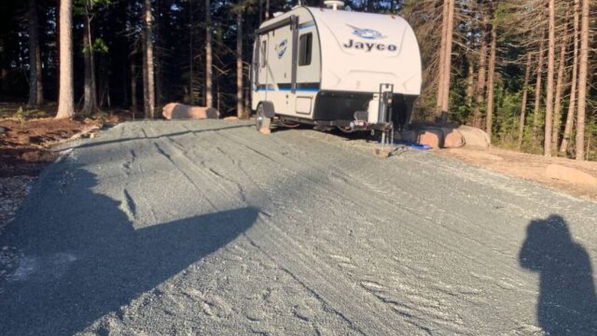 South Gouldsboro House | See Downeast Maine and Acadia National Park and stay in the Hummingbird!