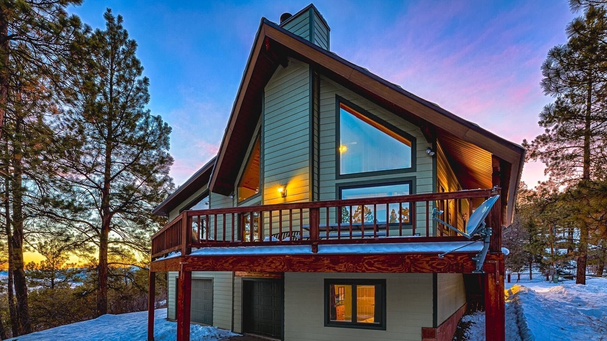 San Juan River Village House | See Fall's Changing Colors! Starry Pines: Cozy 3-Story Retreat w/Hot Tub, Fireplace, Forest Views!