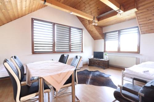 Obermaubach Apartment | Seeblick Hotel-Ferienhaus- Obermaubach