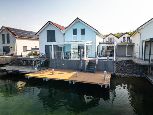 Mucheln House | Seehaus Pippa mit Sauna and Whirlpool direkt am See
