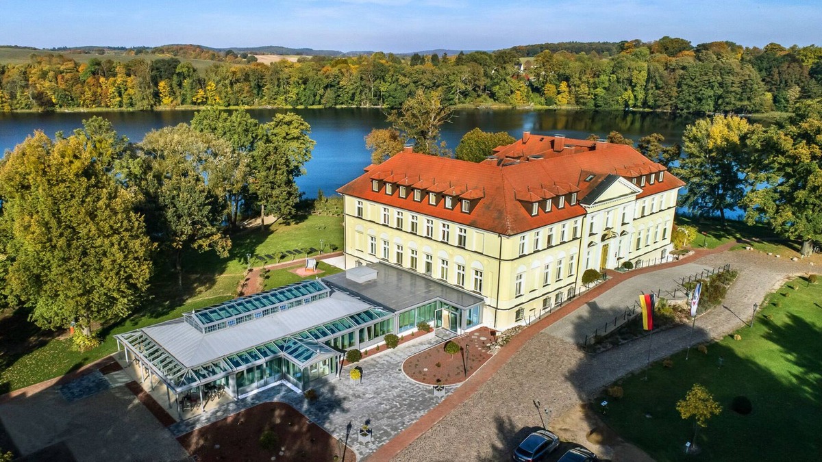 Buelow Hotel | Seeschloss Schorssow